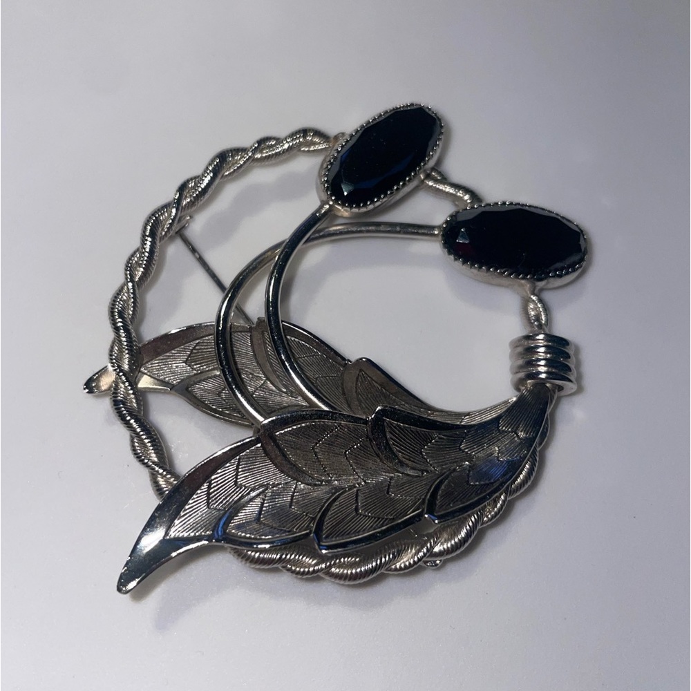 VINTAGE BROOCH
